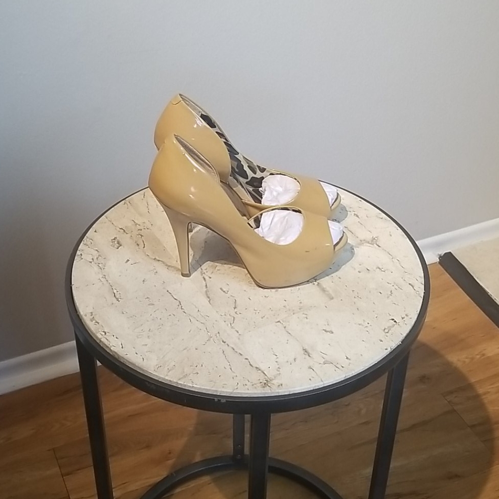 Shoes - Picture 2 of 3
